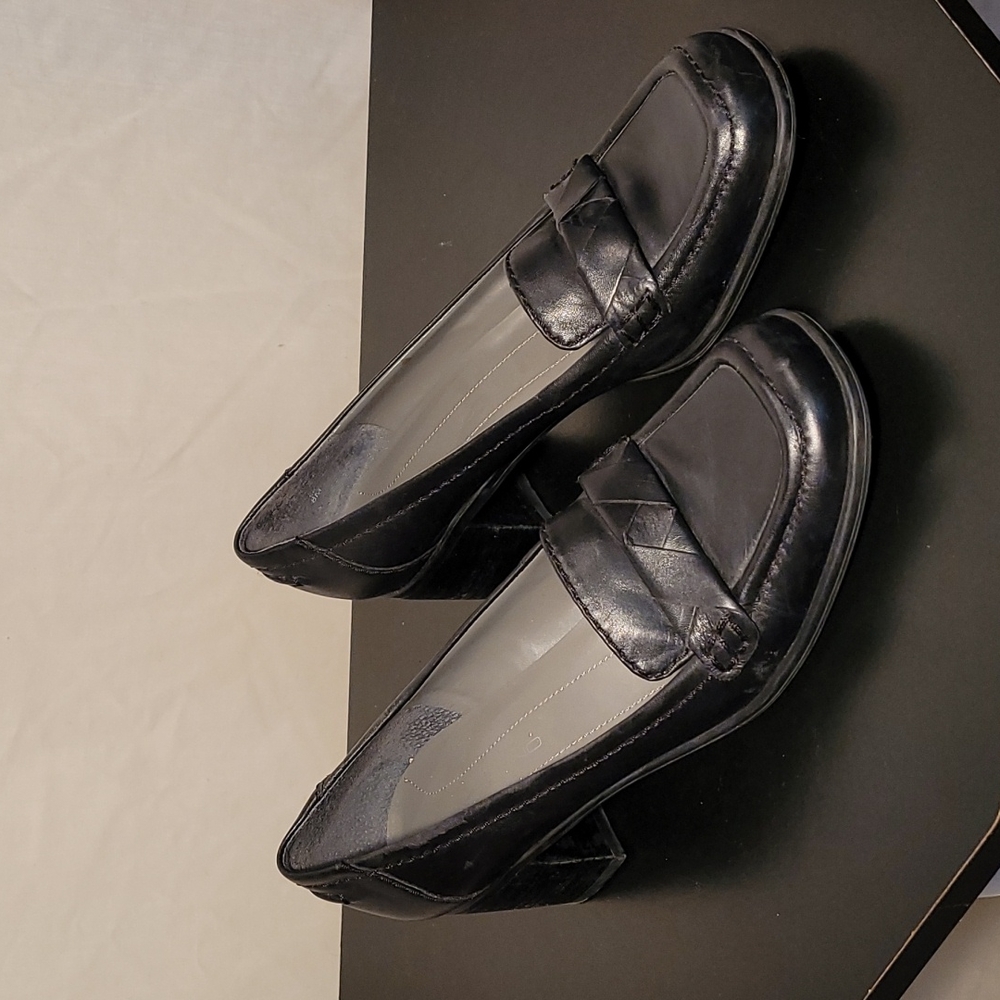 Bandolino Drumer Black Leather Slip On  Block Heels - Picture 2 of 10